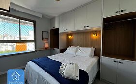 Quarto e Sala Vista Mar no Barra Conceito